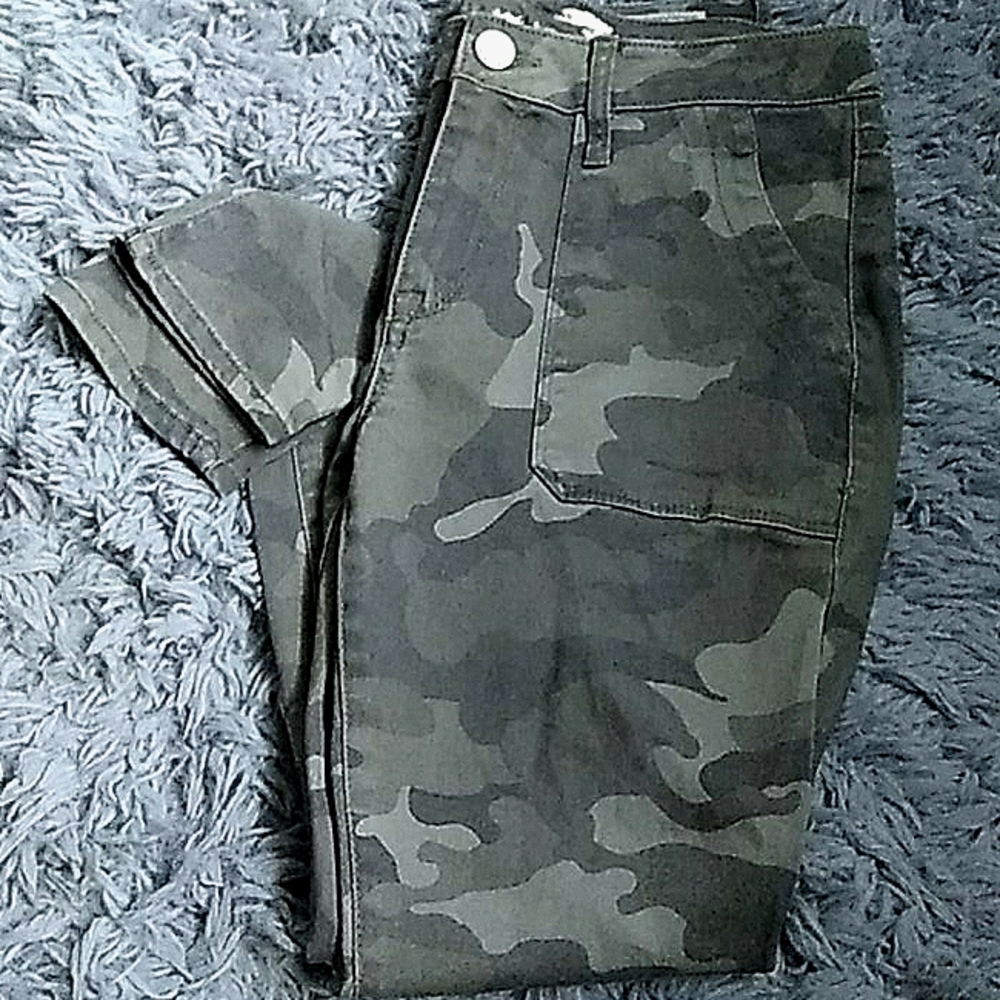camo pants